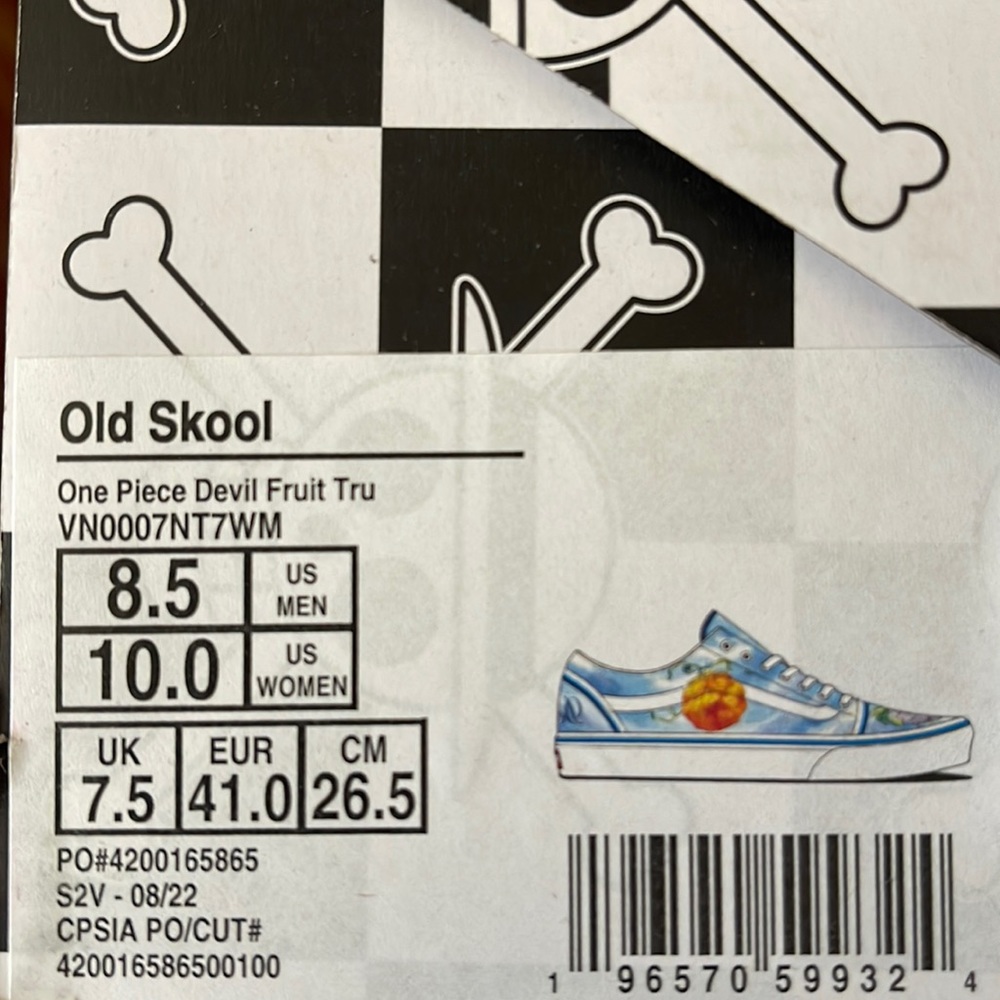 Vans WMNS Old Skool
One Piece Devil Fruit True
VN0007NT7WM
Sneakers - Picture 15 of 16